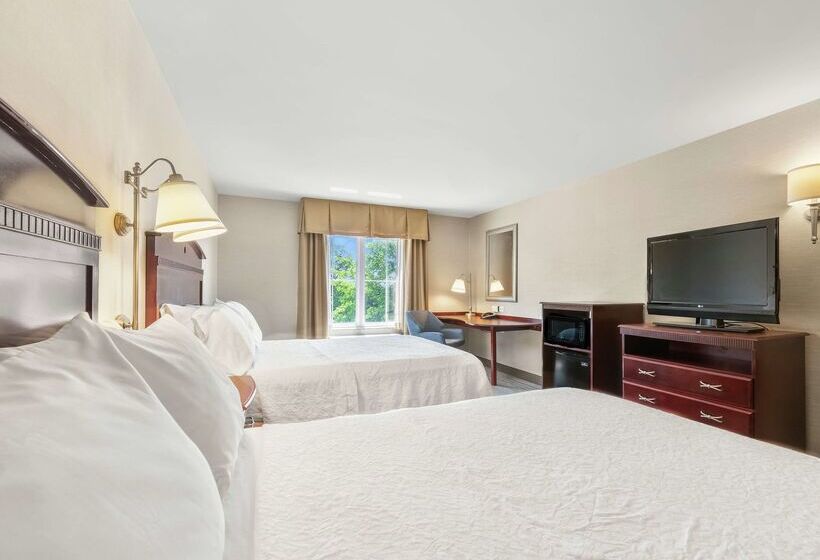 هتل Hampton Inn Nashua