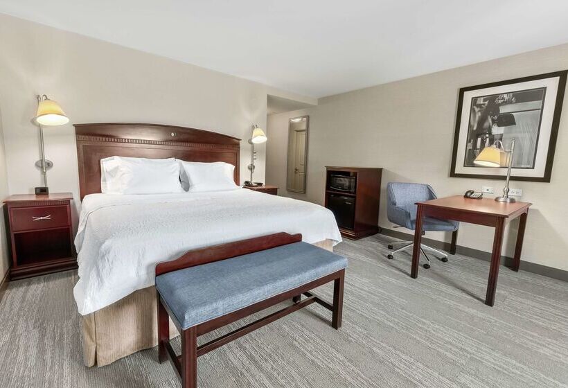 Отель Hampton Inn Nashua