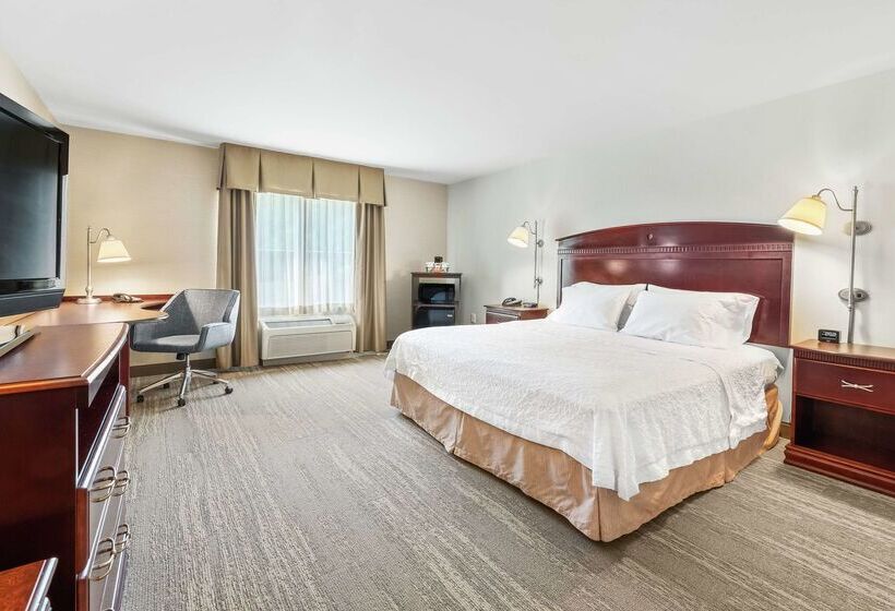 هتل Hampton Inn Nashua
