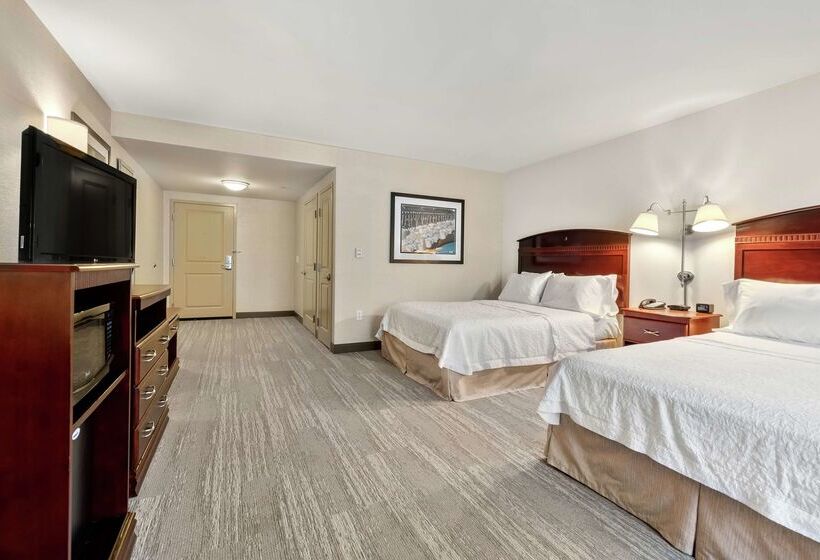 هتل Hampton Inn Nashua