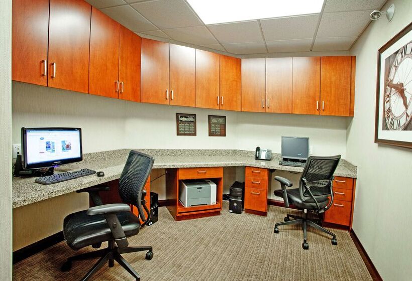 هتل Hampton Inn & Suites Barrie