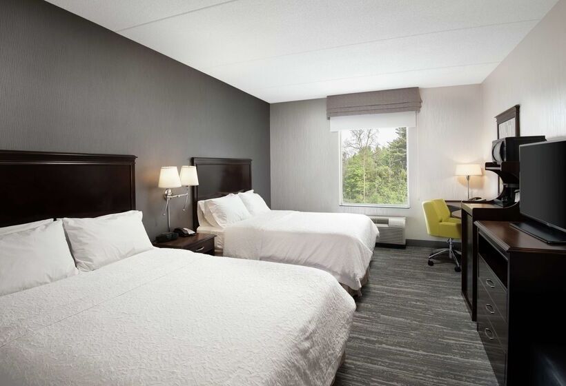 هتل Hampton Inn & Suites Barrie