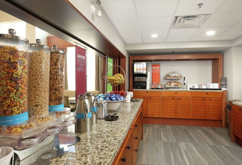 هتل Hampton Inn & Suites Barrie