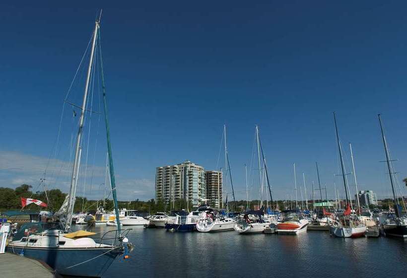 هتل Hampton Inn & Suites Barrie