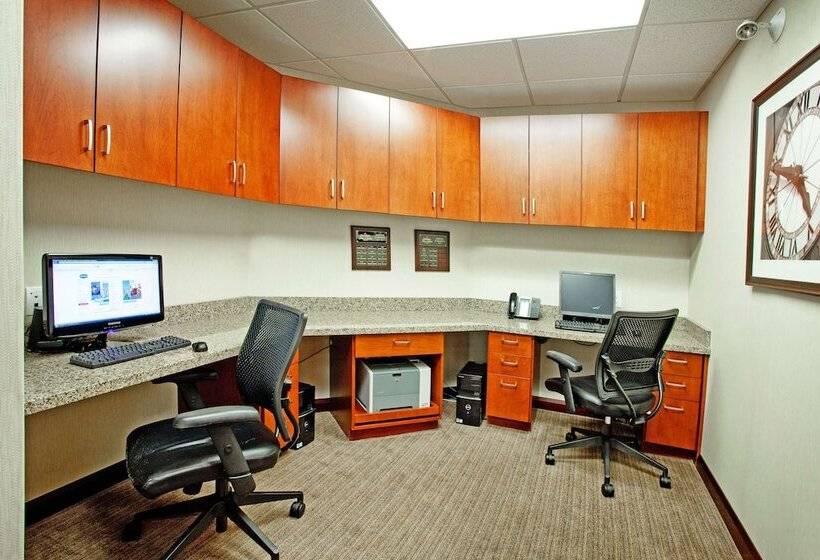هتل Hampton Inn & Suites Barrie
