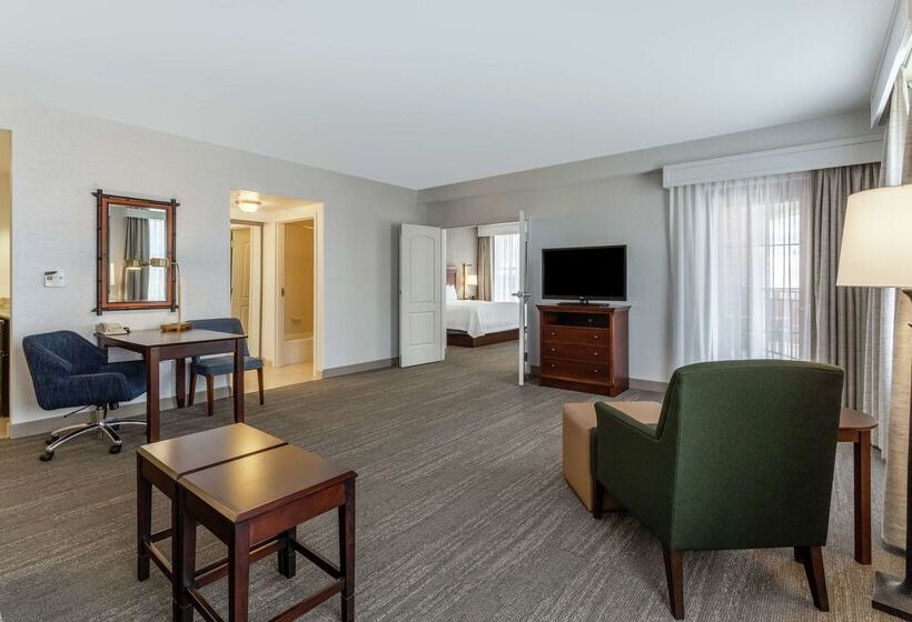 هتل Hampton Inn & Suites Saratoga Springs Downtown