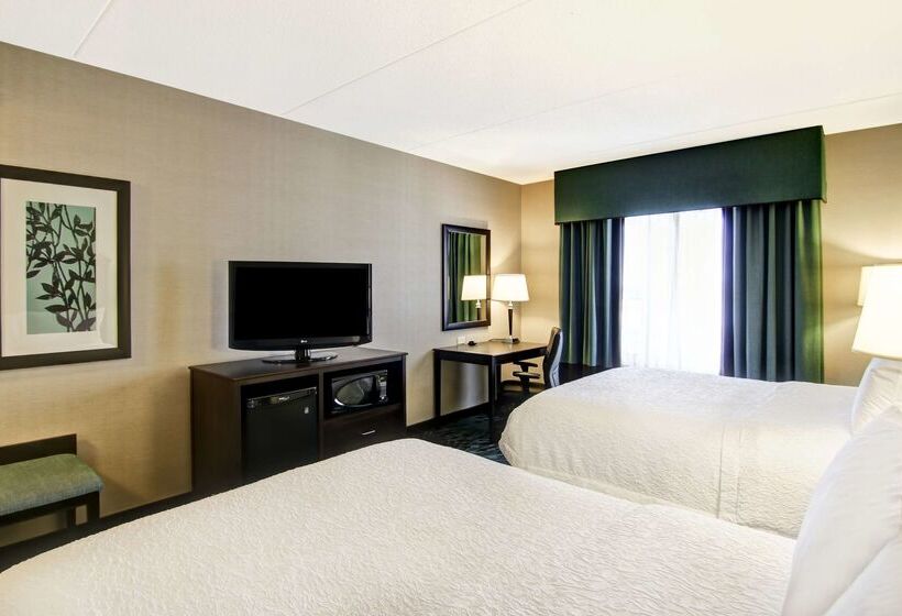 هتل Hampton Inn By Hilton Toronto Airport Corporate Centre
