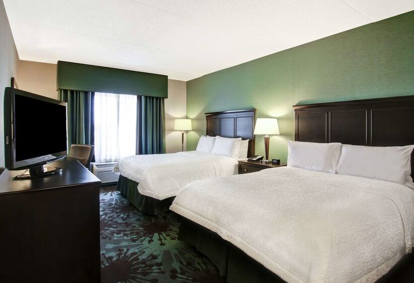 هتل Hampton Inn By Hilton Toronto Airport Corporate Centre