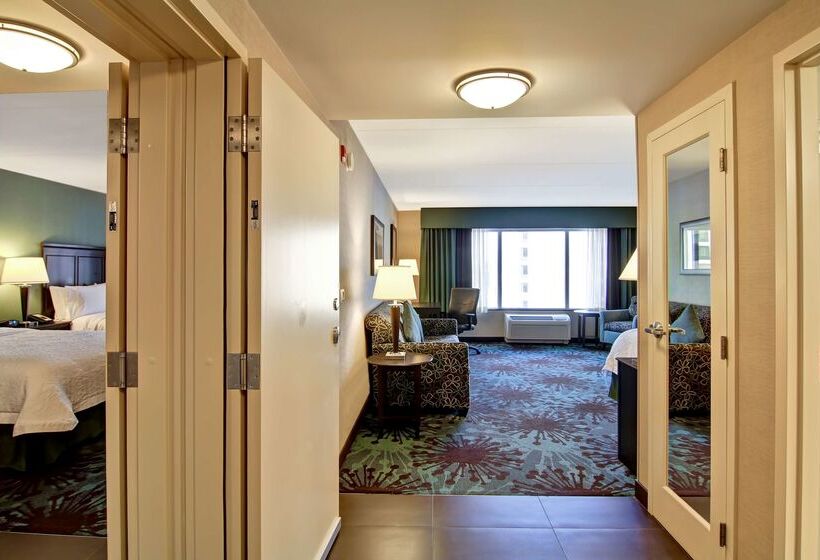هتل Hampton Inn By Hilton Toronto Airport Corporate Centre