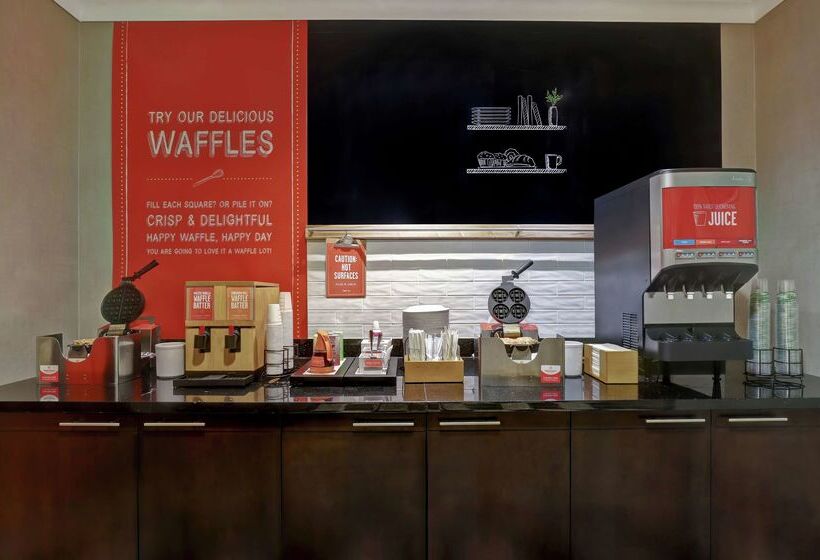 هتل Hampton Inn By Hilton Toronto Airport Corporate Centre