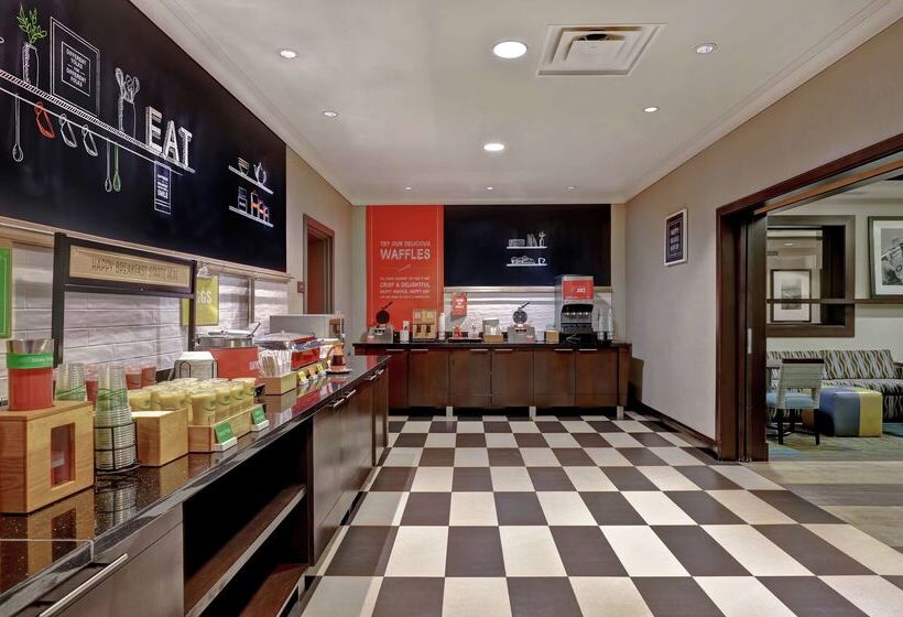 هتل Hampton Inn By Hilton Toronto Airport Corporate Centre