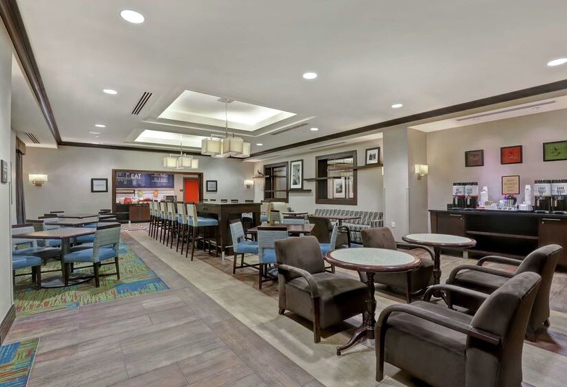 هتل Hampton Inn By Hilton Toronto Airport Corporate Centre