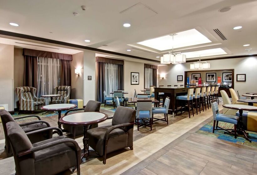 هتل Hampton Inn By Hilton Toronto Airport Corporate Centre