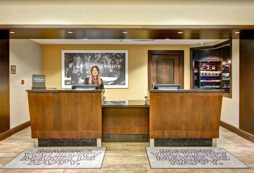هتل Hampton Inn By Hilton Toronto Airport Corporate Centre