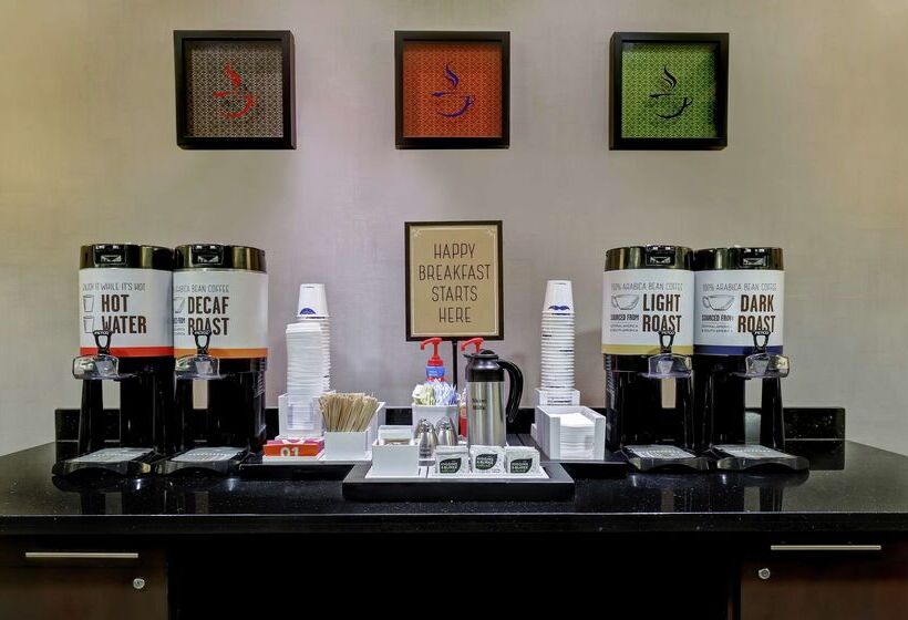 هتل Hampton Inn By Hilton Toronto Airport Corporate Centre