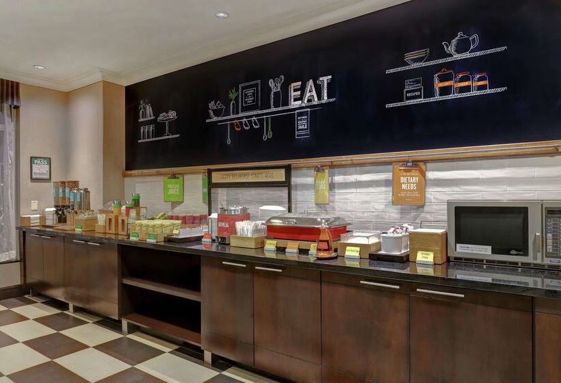 هتل Hampton Inn By Hilton Toronto Airport Corporate Centre