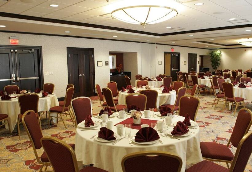 هتل Hampton Inn By Hilton Toronto Airport Corporate Centre