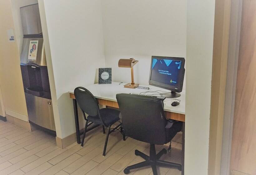 هتل Holiday Inn Express Cedar Rapids   Collins Road, An Ihg