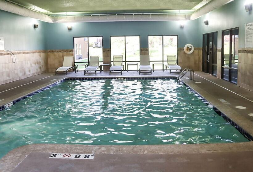 هتل Holiday Inn Express Cedar Rapids   Collins Road, An Ihg