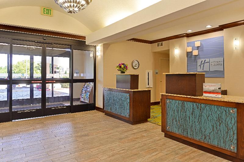 هتل Holiday Inn Express Fresno River Park Highway 41