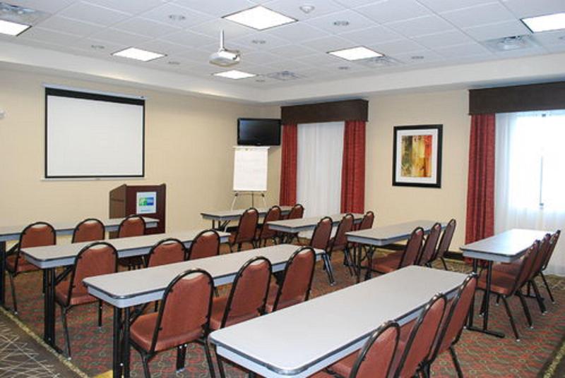 هتل Holiday Inn Express & Suites Houston South   Near Pearland, An Ihg