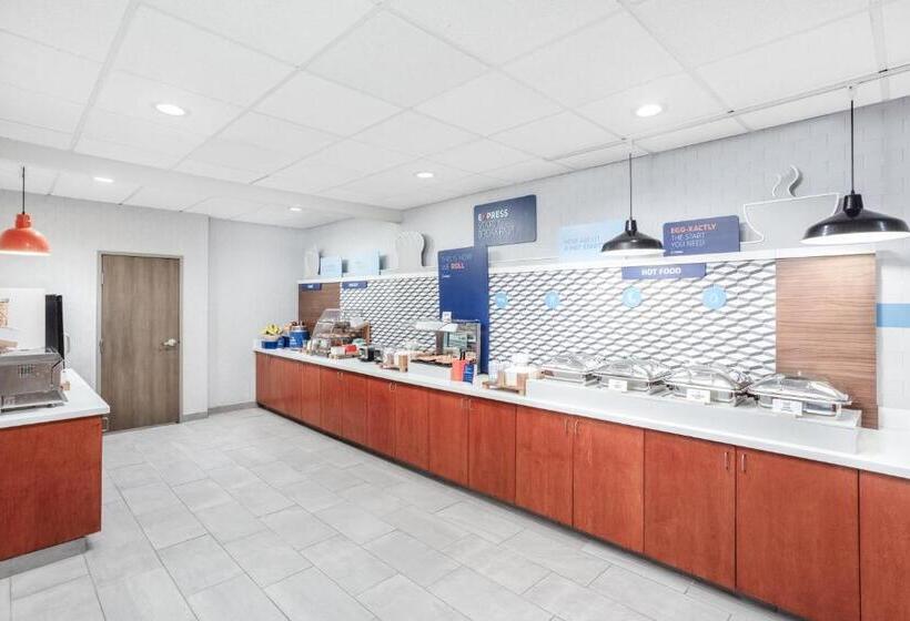 هتل Holiday Inn Express Kearney, An Ihg