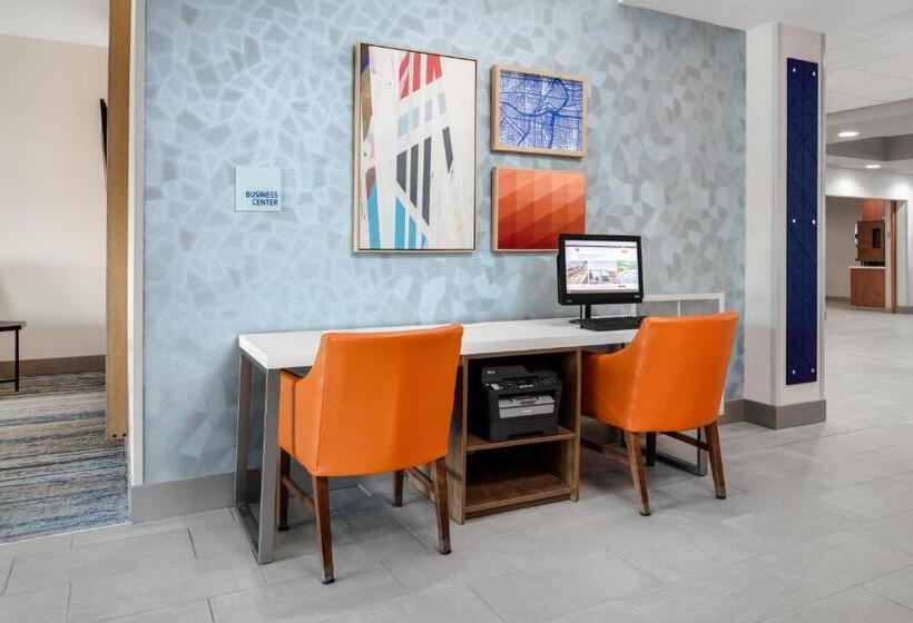 هتل Holiday Inn Express Kearney, An Ihg
