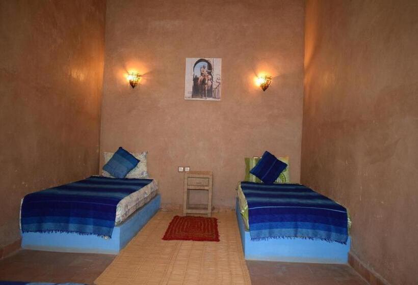هتل Maison D Hotes La Tour De Toile