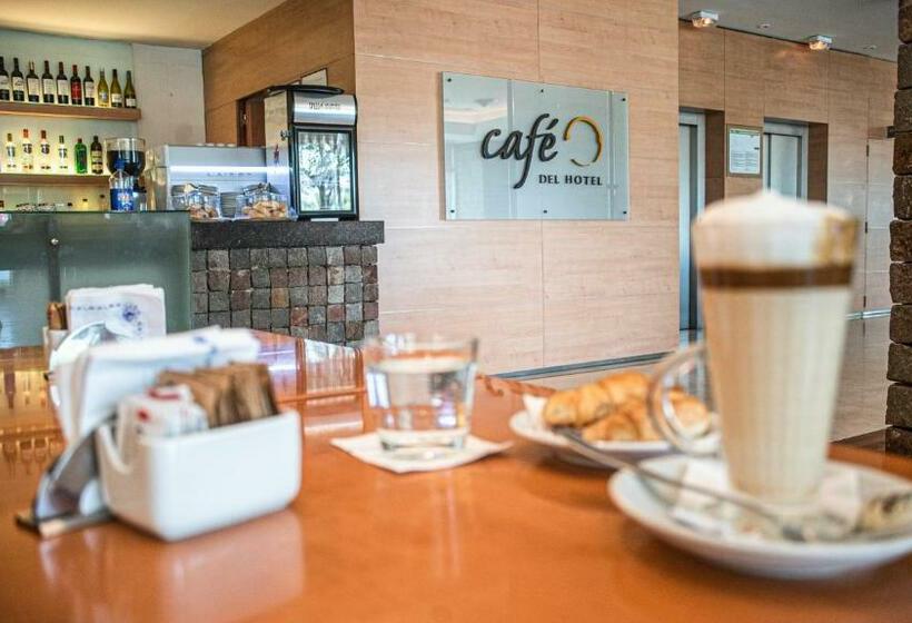 هتل Orfeo Suites Cordoba