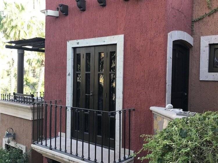 هتل Posada Del Cortes