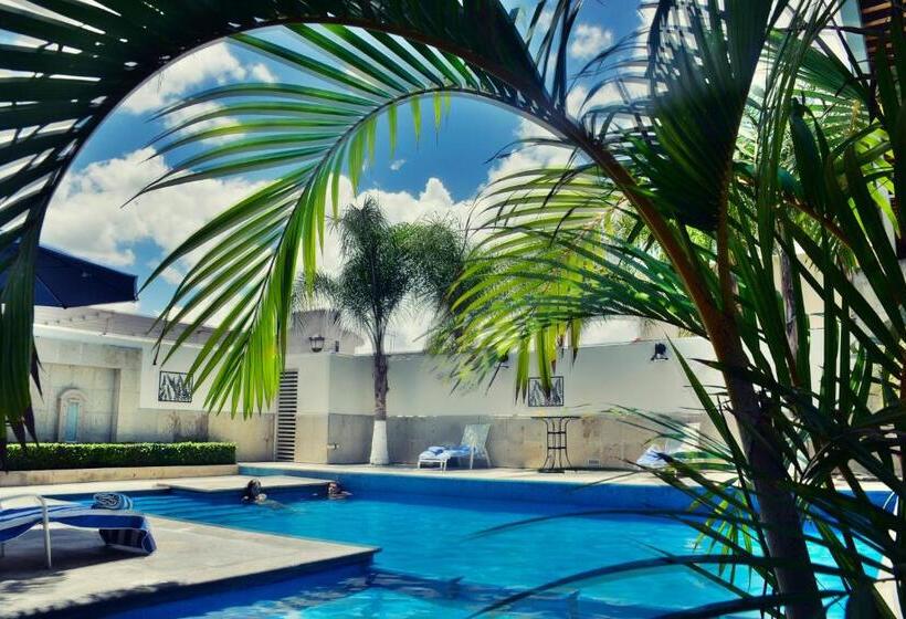 هتل San Carlos Tequisquiapan
