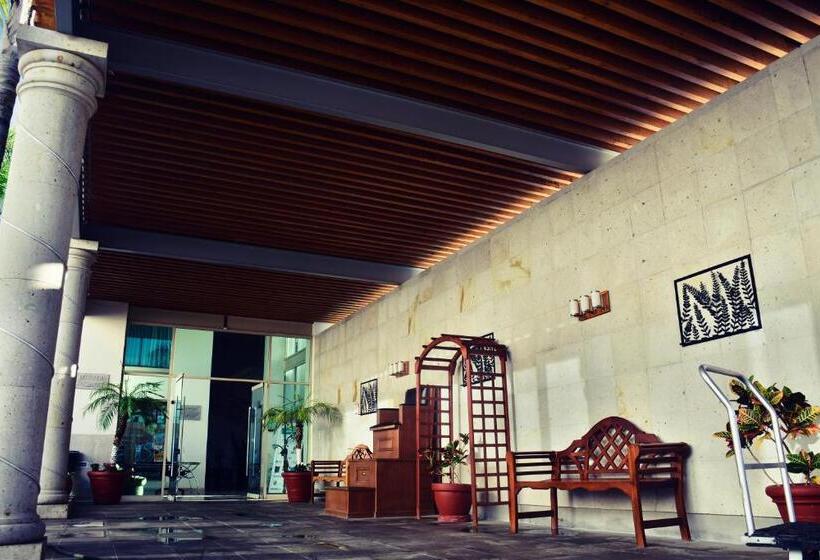 هتل San Carlos Tequisquiapan