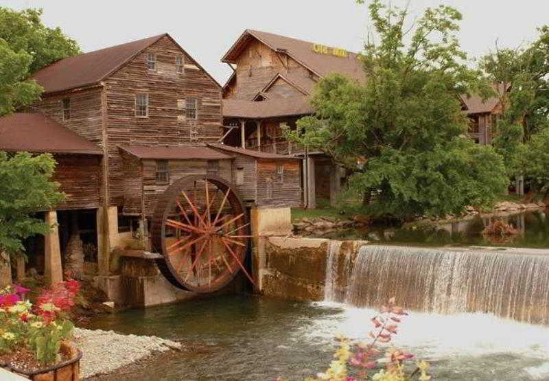 هتل Springhill Suites Pigeon Forge