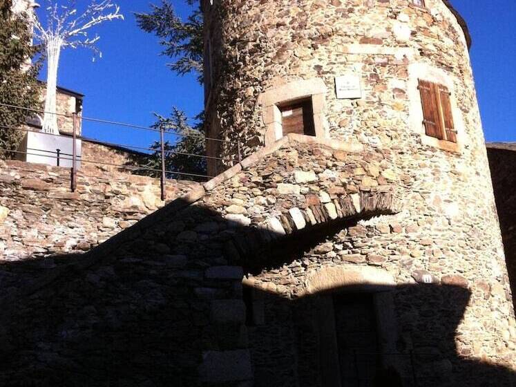 مُتل Hostal Ruso Sc
