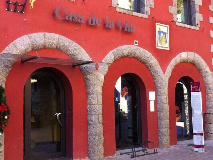 مُتل Hostal Ruso Sc
