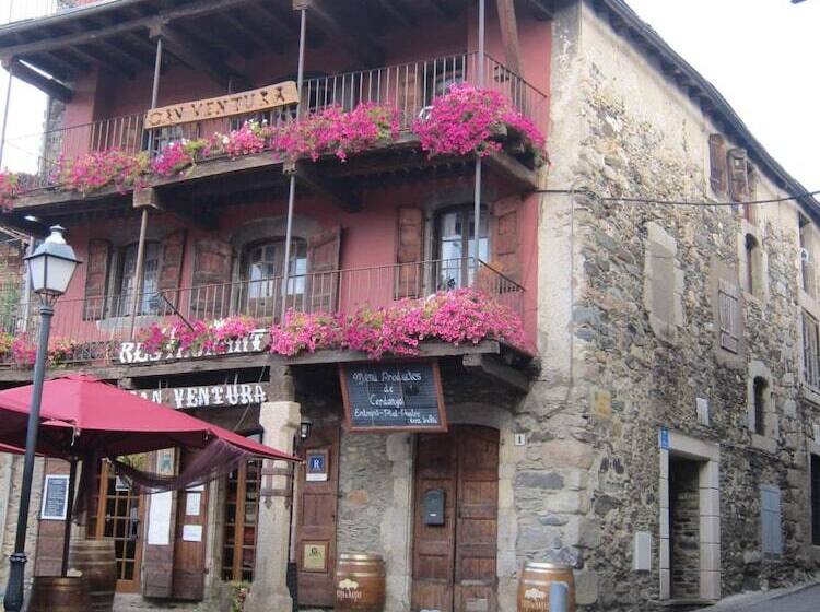 مُتل Hostal Ruso Sc