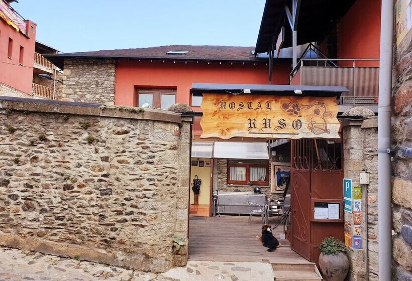 مُتل Hostal Ruso Sc