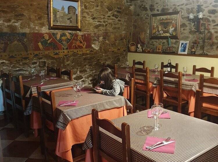 مُتل Hostal Ruso Sc