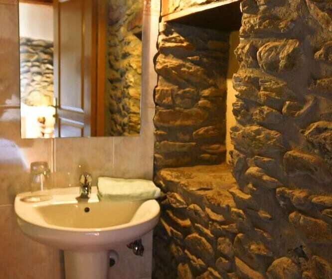 مُتل Hostal Ruso Sc