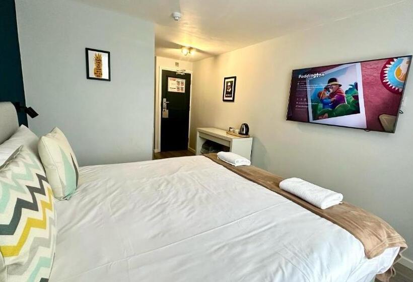 Smart Hyde Park View Hostel