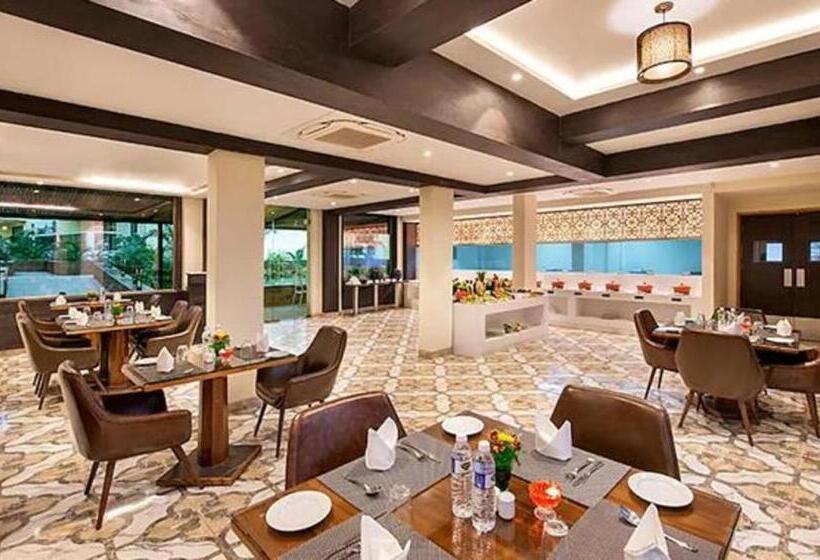 리조트 Sea Breeze Sarovar Portico Varca Goa