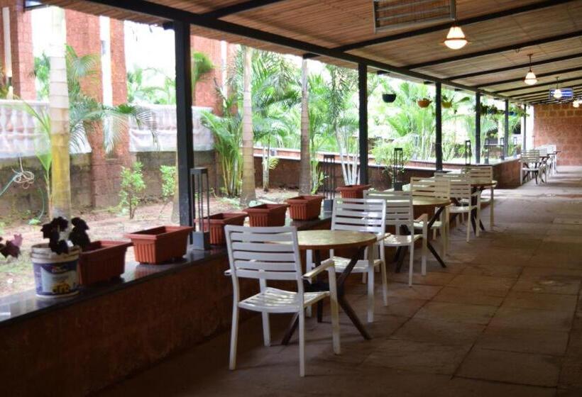 리조트 Sea Breeze Sarovar Portico Varca Goa