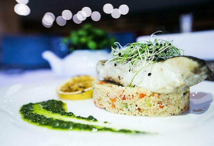 בית מלון כפרי Ostrov River Club