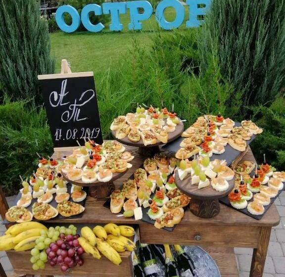 בית מלון כפרי Ostrov River Club