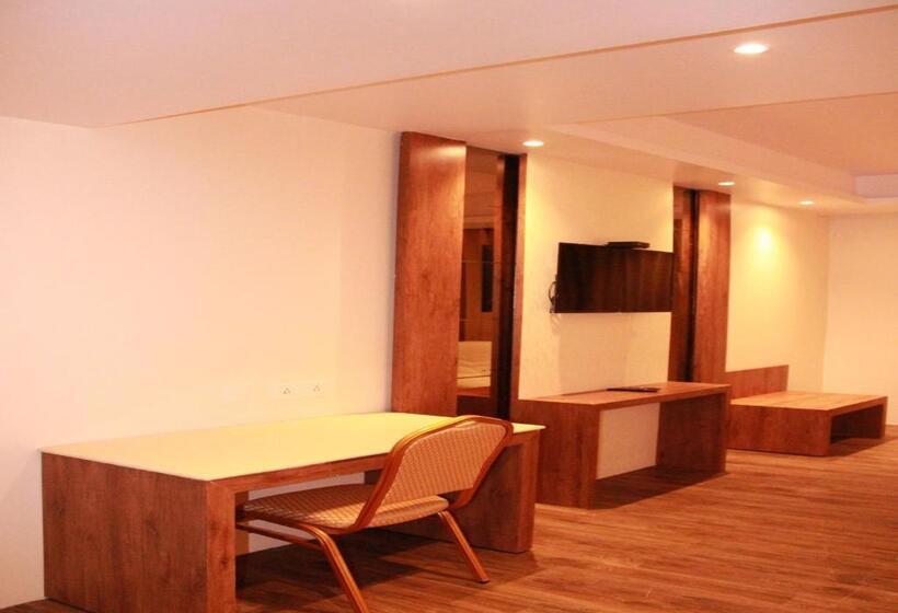 Hotelli Sarovar Portico Somnath