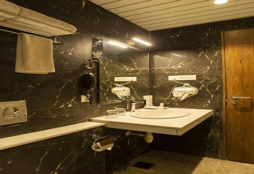 Hotelli Sarovar Portico Somnath