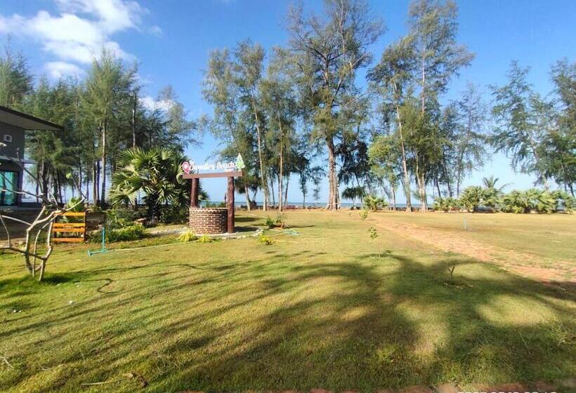 هتل The Chevalley Beach Resort