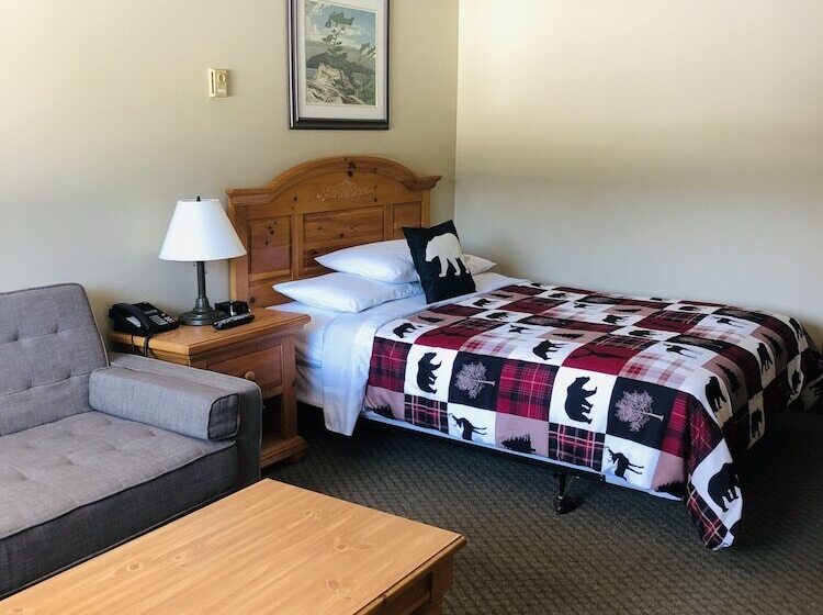 Parkway Motel