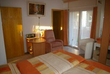 تختخواب و صبحانه Bnb Villa Moncalme