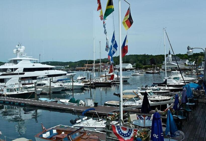 هاستل Browns Wharf Inn